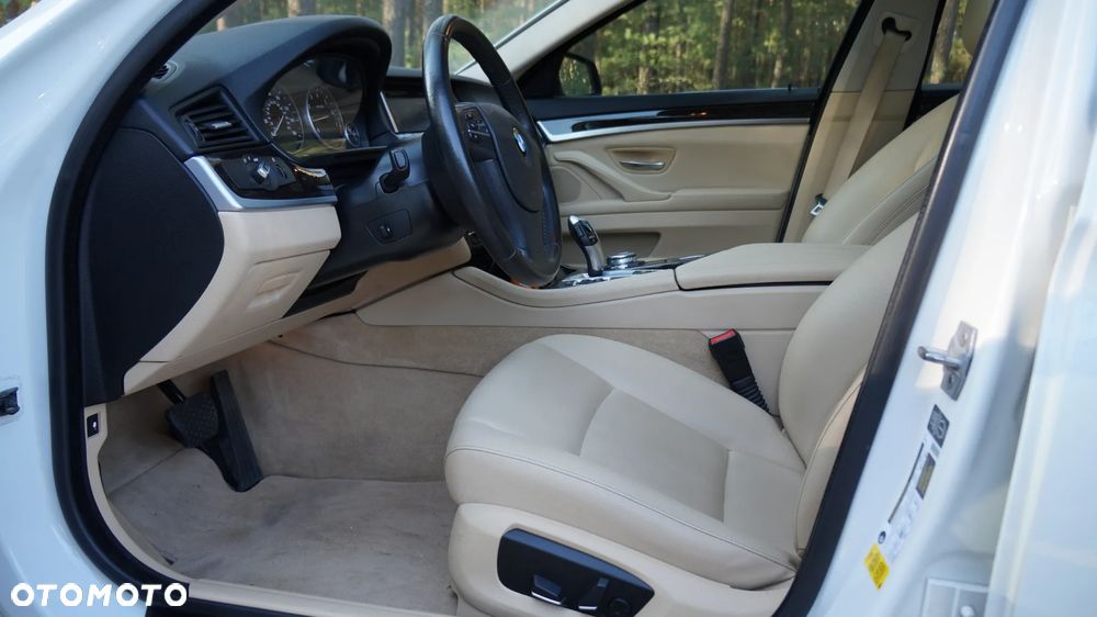 BMW Seria 5 528i Luxury Line - 6