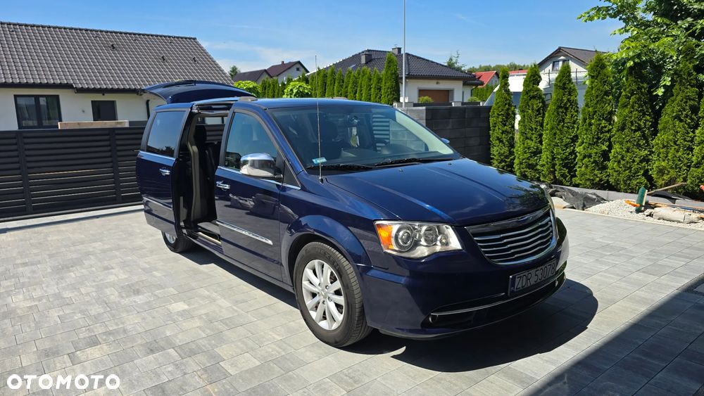 Chrysler Town & Country 3.6 Limited - 1