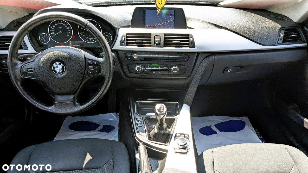 BMW Seria 3 - 18