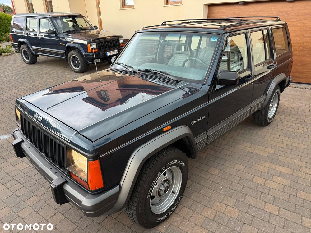 Jeep Cherokee - 1