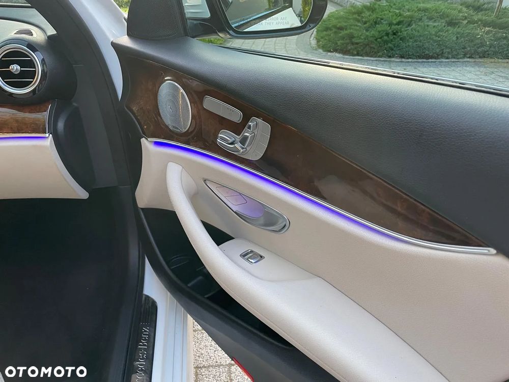 Mercedes-Benz Klasa E - 19