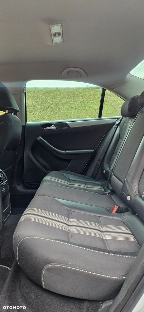 Volkswagen Jetta 1.4 TSI Match - 17