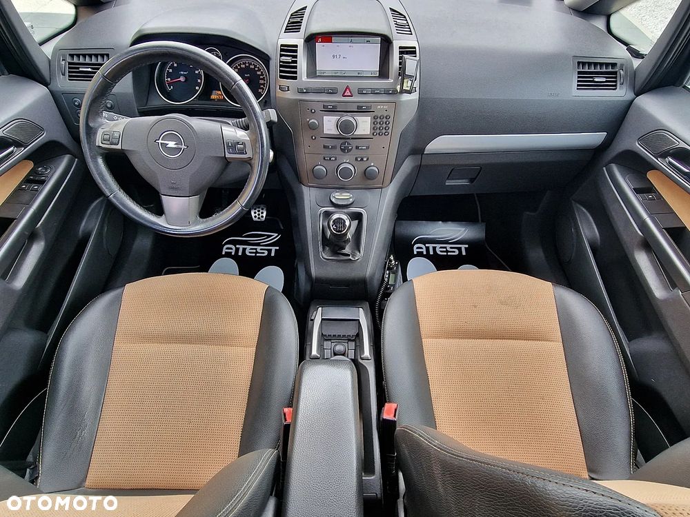 Opel Zafira 2.2 - 9