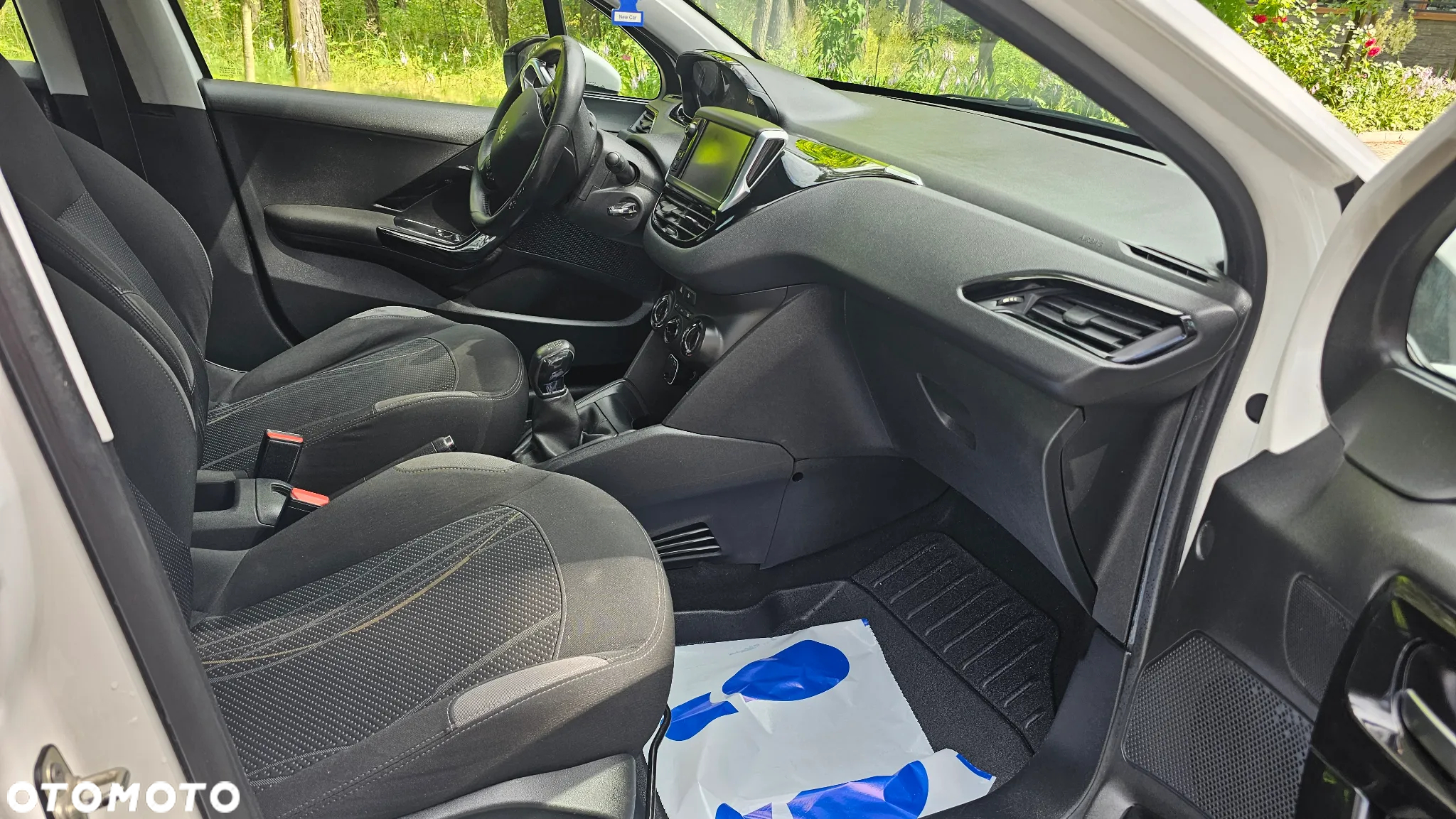 Peugeot 208 - 19