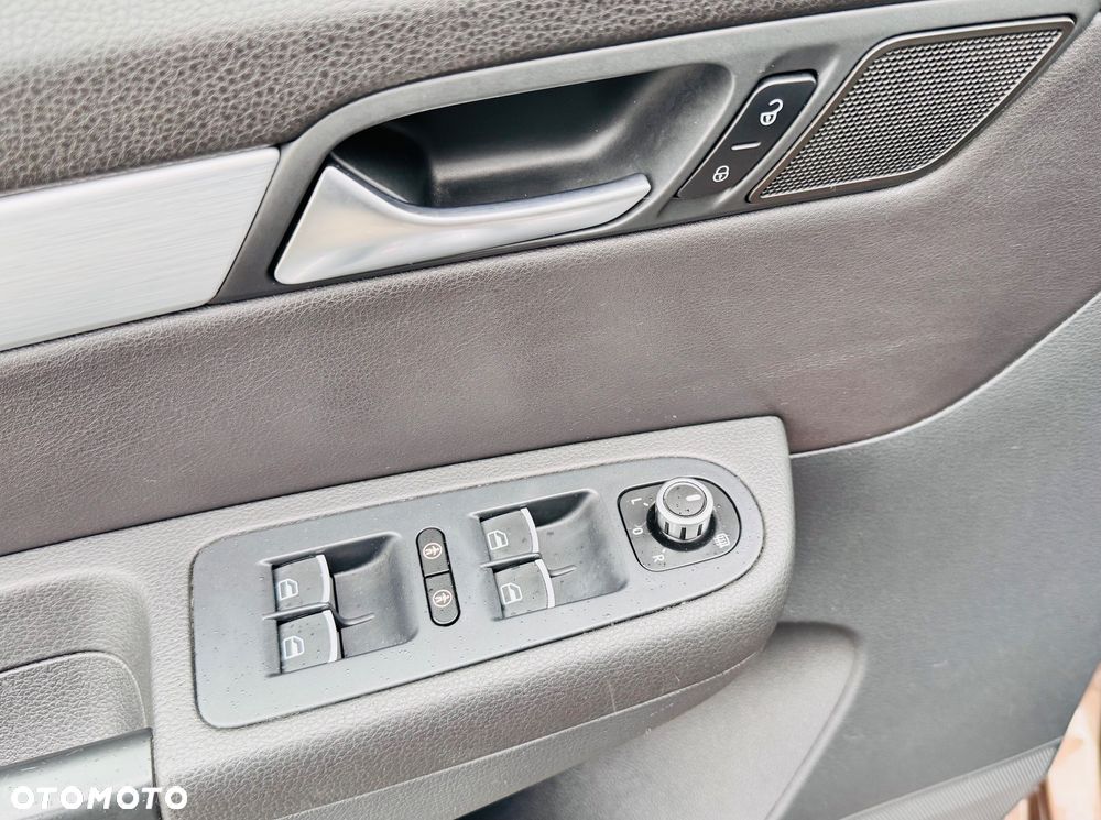 Volkswagen Sharan 2.0 TDI Highline - 30