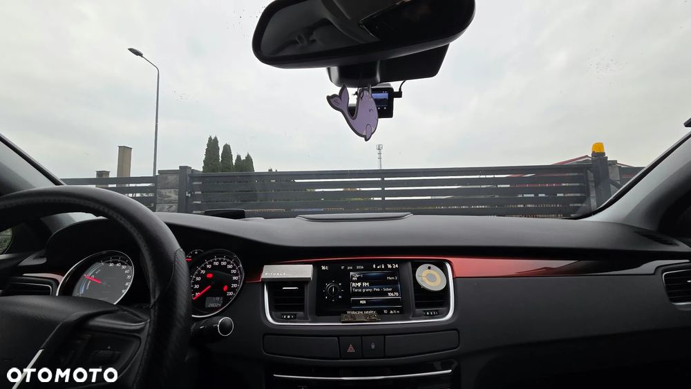 Peugeot 508 RXH Hybrid4 - 28