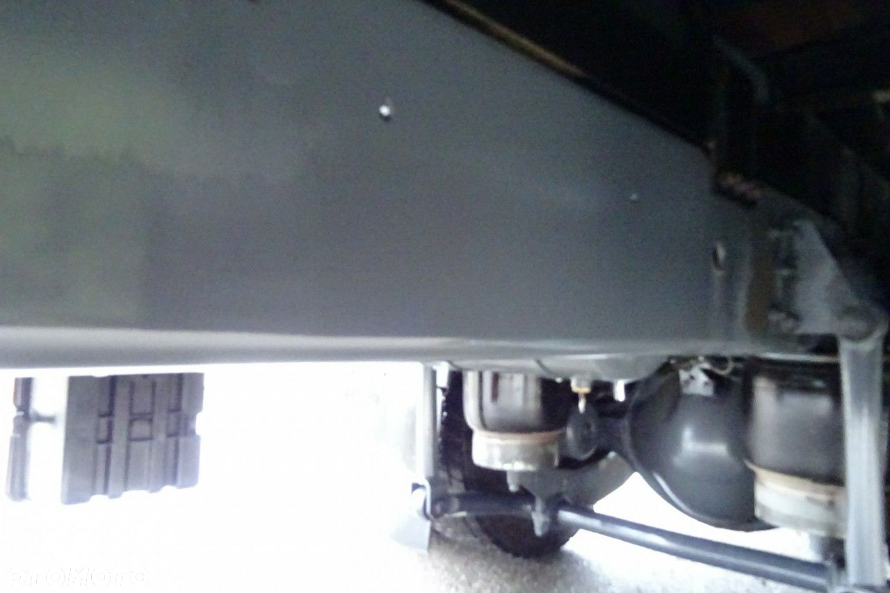 DAF CF 250 Euro 6 burto - firanka z windą,706 tys.km ! sprowadzony - 16