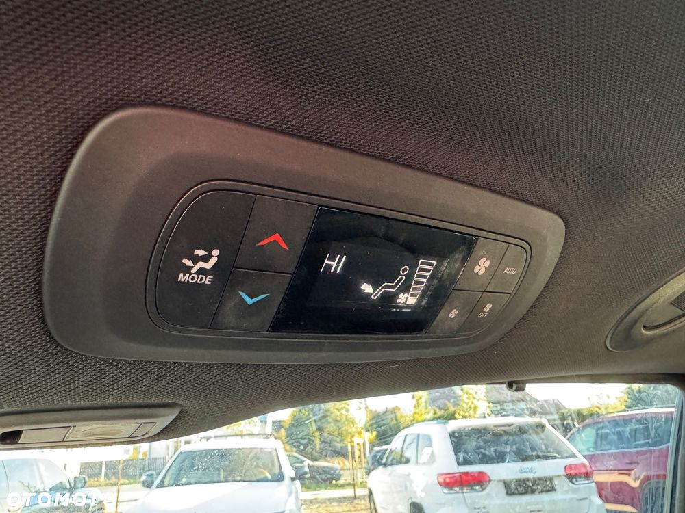 Chrysler Pacifica - 22