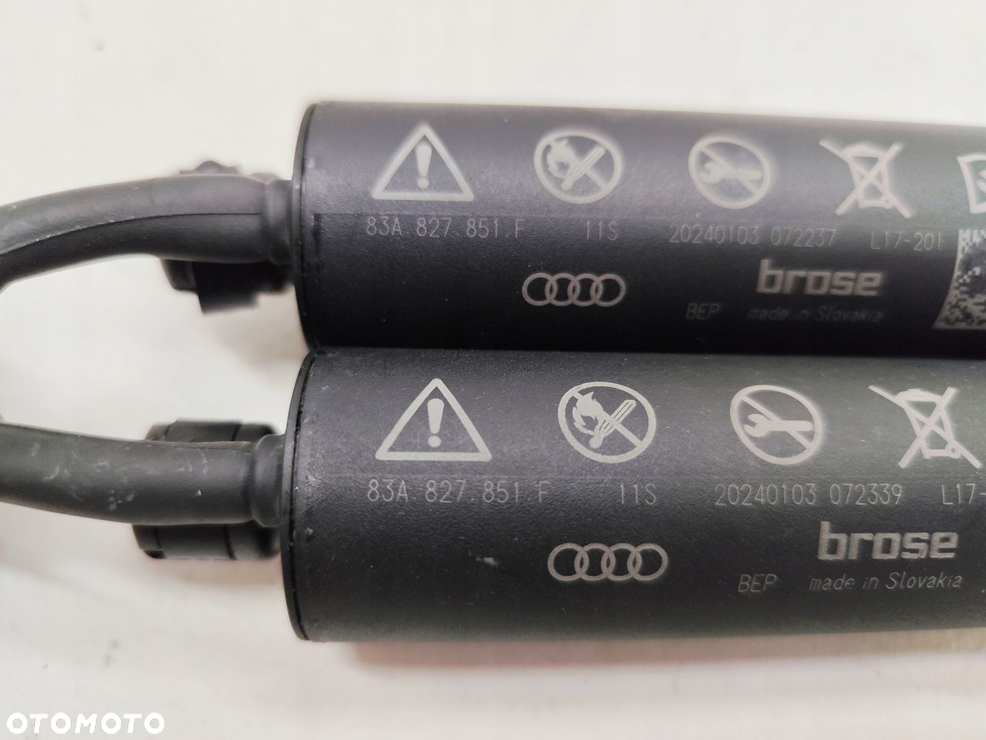 AUDI Q3 83A SIŁOWNIKI ELEKTRYCZNE KLAPY BAGAŻNIKA KPL 83A827851F - 3