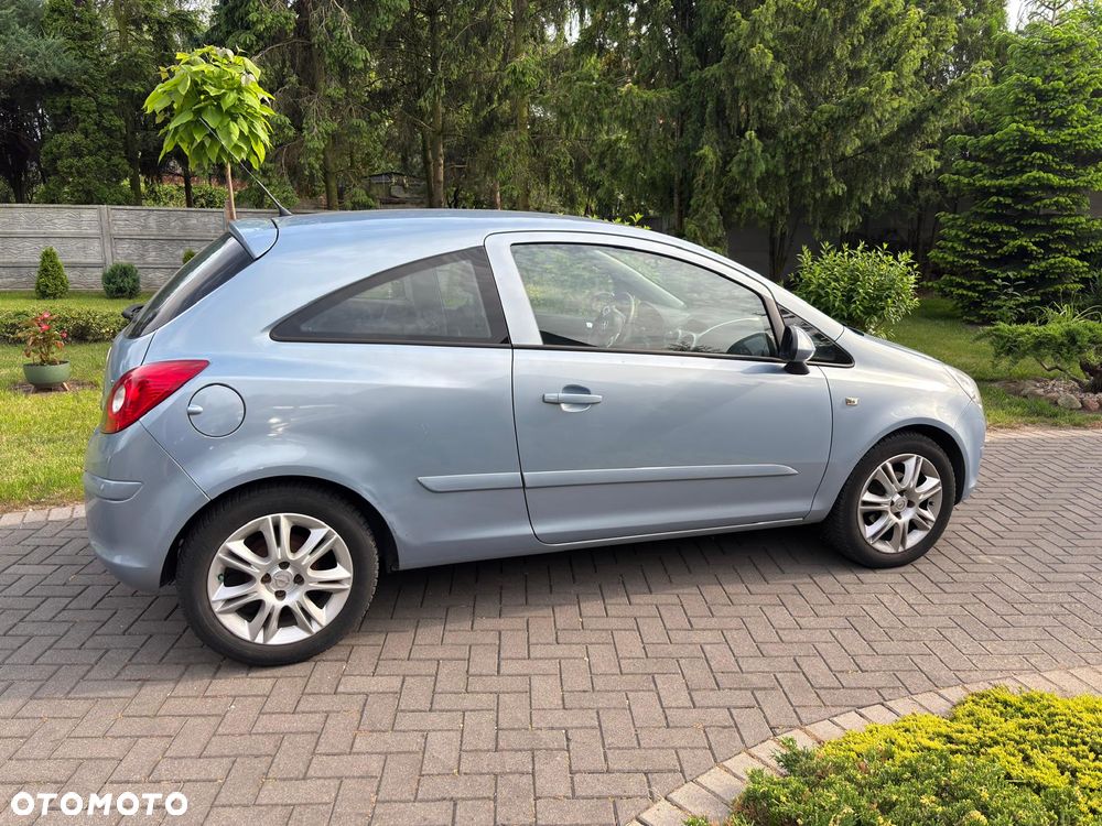 Opel Corsa 1.2 16V Essentia - 4