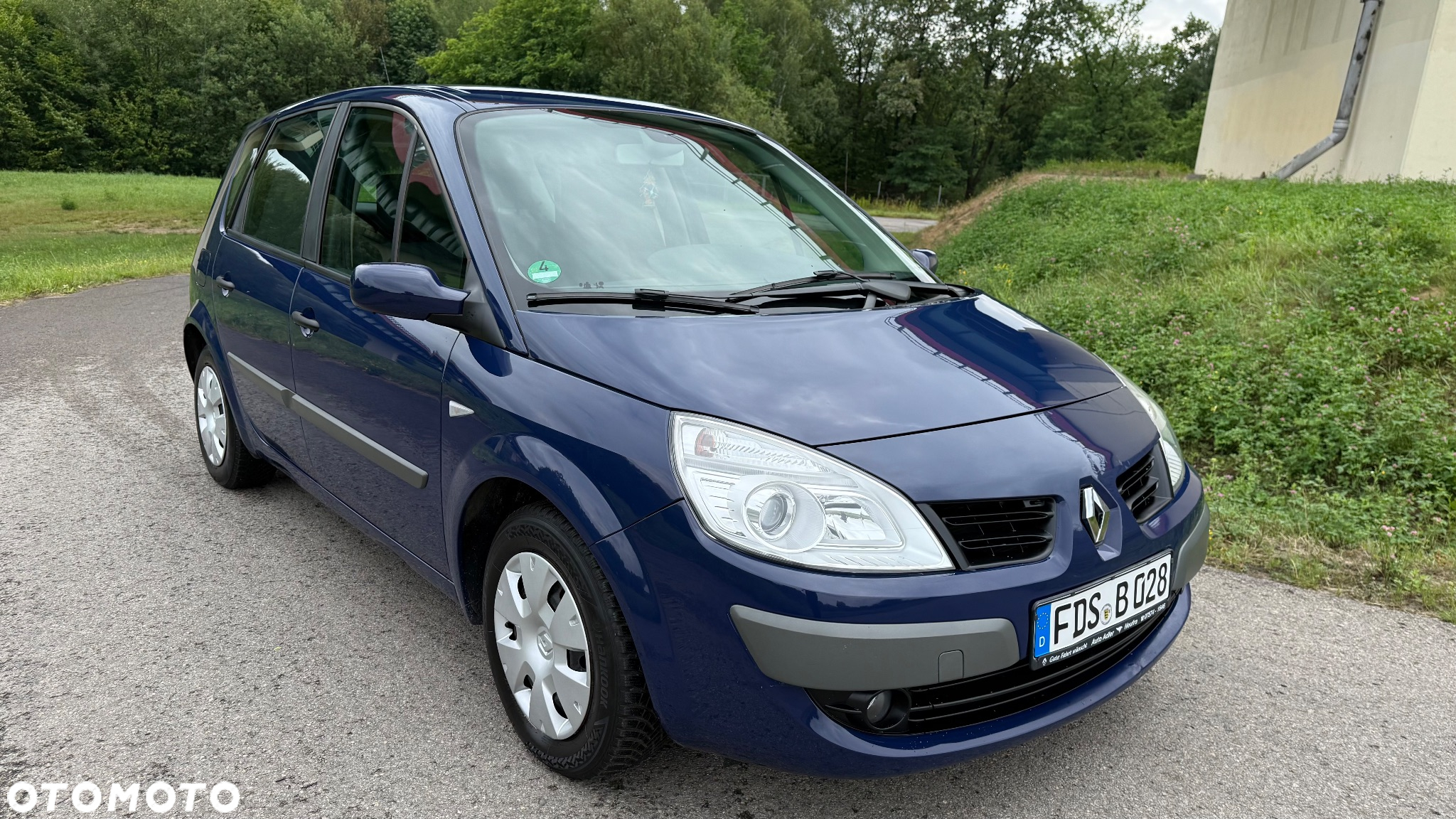 Renault Scenic 1.6 16V Emotion - 10