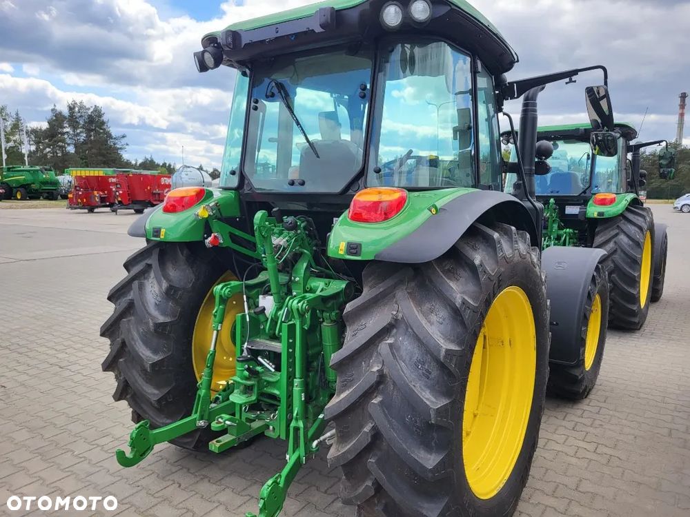 John Deere 5115M - 13