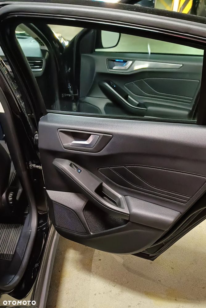 Ford Focus 1.5 EcoBoost Titanium - 14