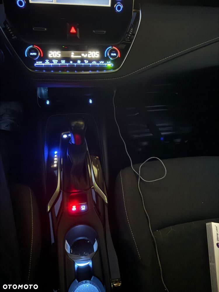 Toyota Corolla 1.8 Hybrid Comfort - 30