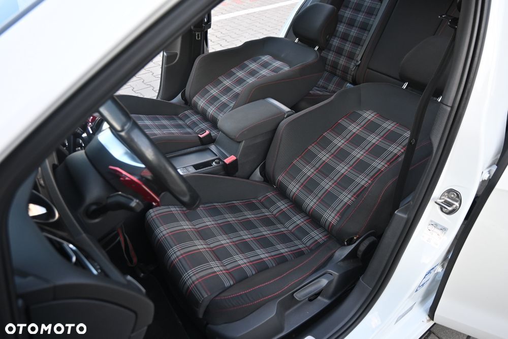 Volkswagen Golf 2.0 TSI BMT GTI Performance DSG - 32