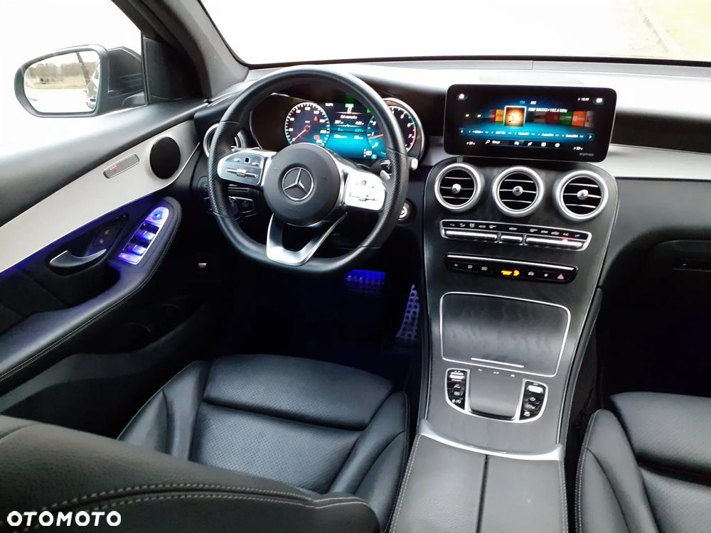 Mercedes-Benz GLC 200 4Matic 9G-TRONIC AMG Line - 25