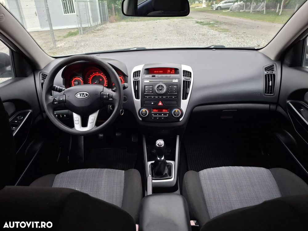 Kia Ceed 1.6 CRDi 90 ISG Vision - 6