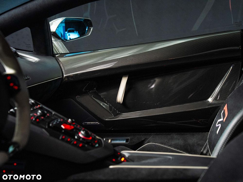 Lamborghini Aventador - 14