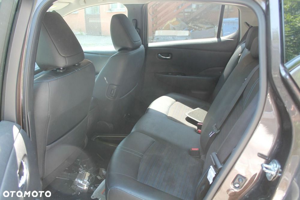 Nissan Leaf - 6
