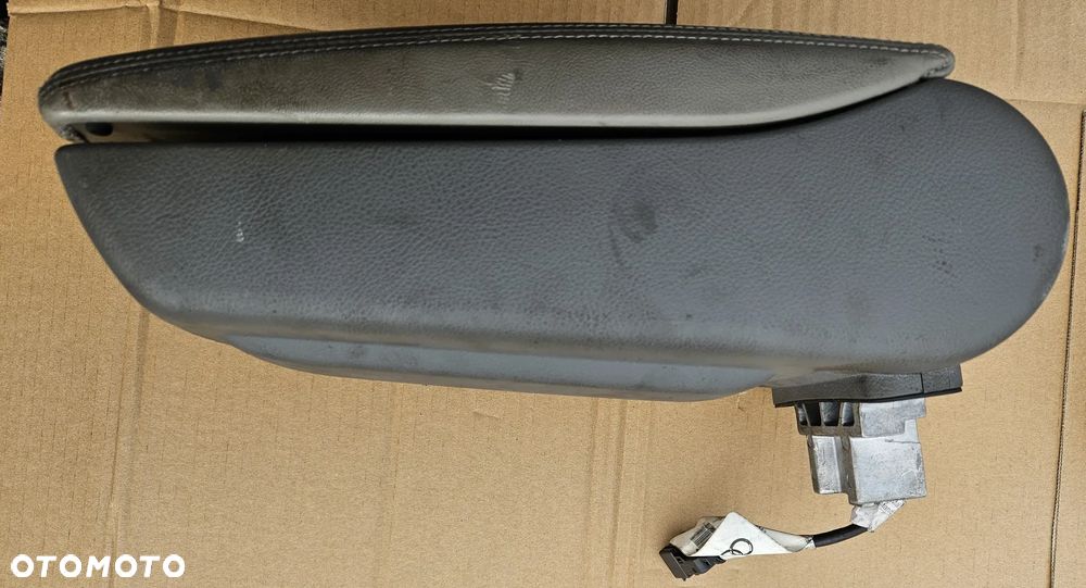 Audi A6 C6 podłokietnik - 6