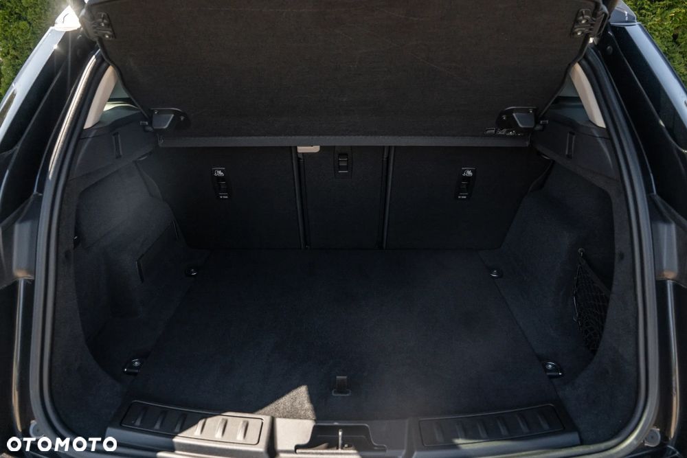 Land Rover Range Rover Evoque - 32