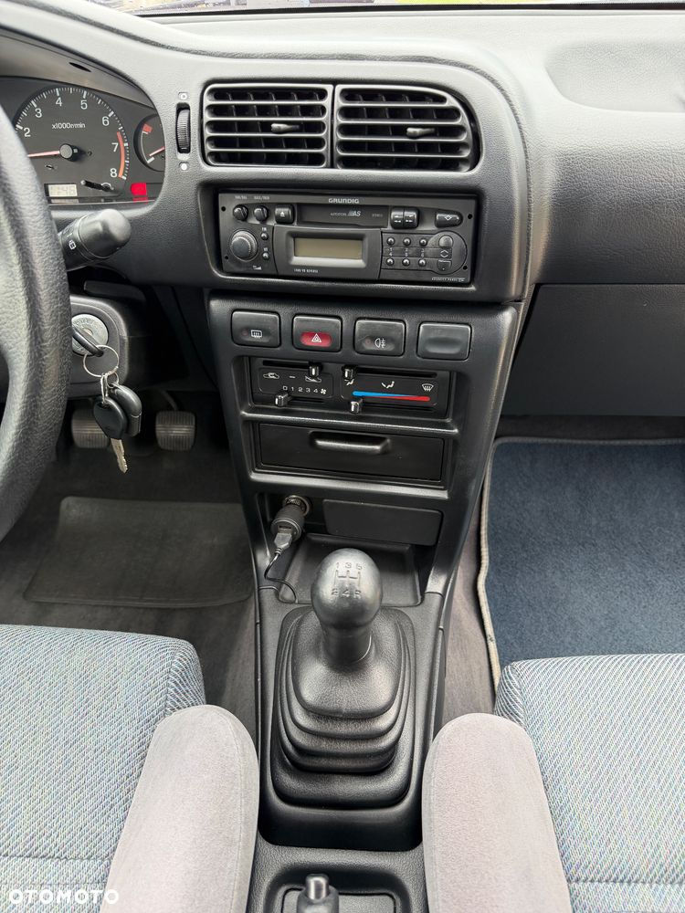 Nissan Sunny - 13