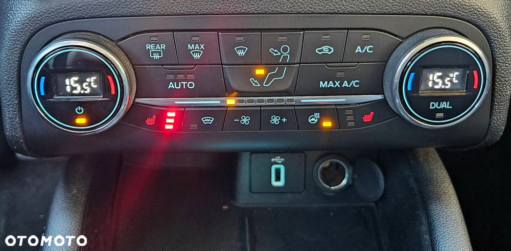 Ford Focus 2.0 EcoBlue Titanium Business - 31