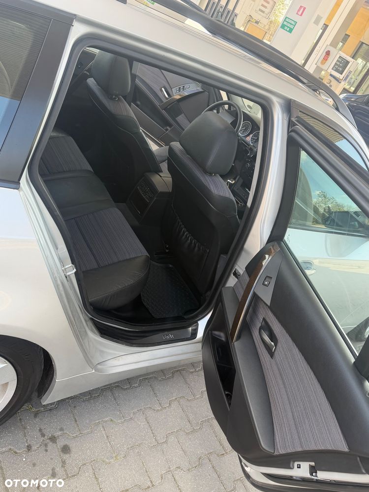 BMW Seria 5 525i - 9