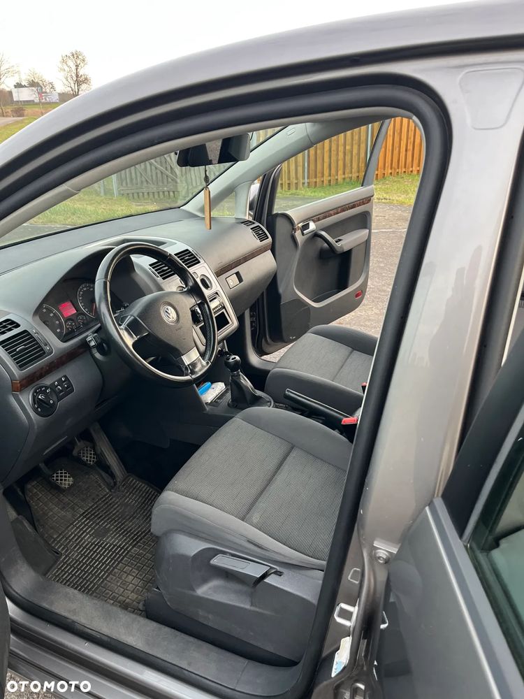 Volkswagen Touran 1.4 TSI Conceptline - 9