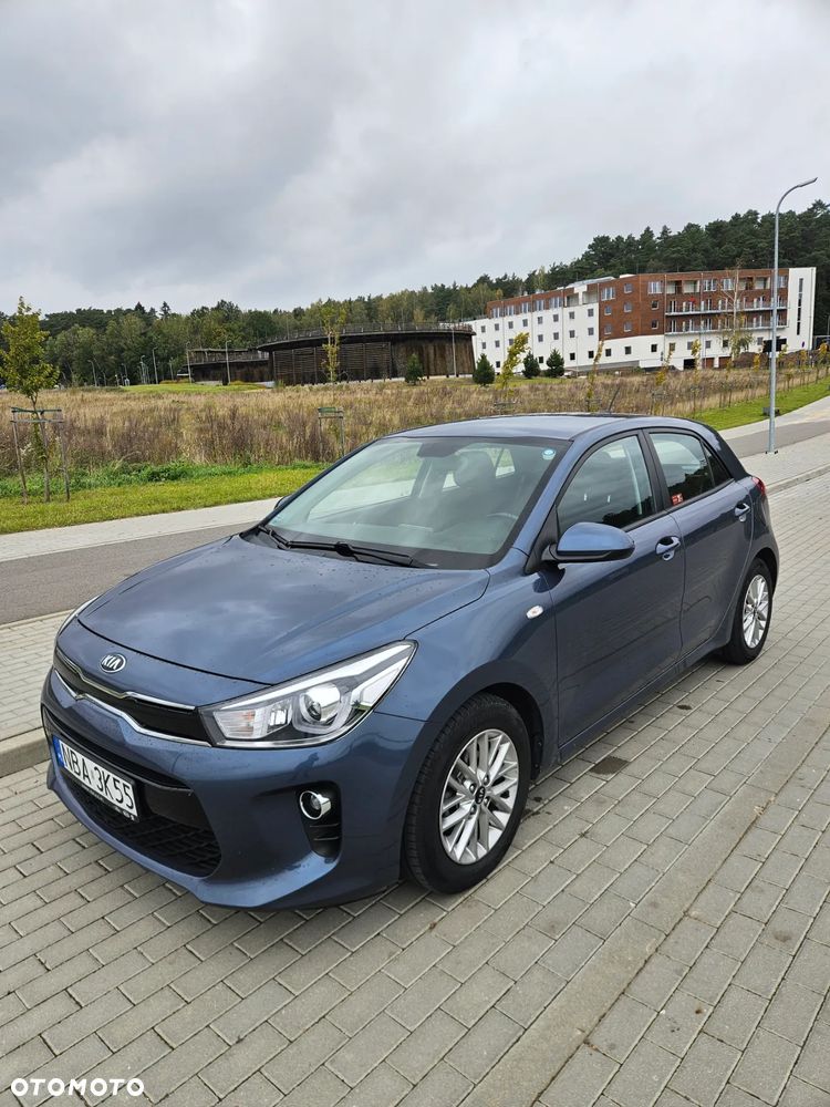 Kia Rio 1.2 L - 5