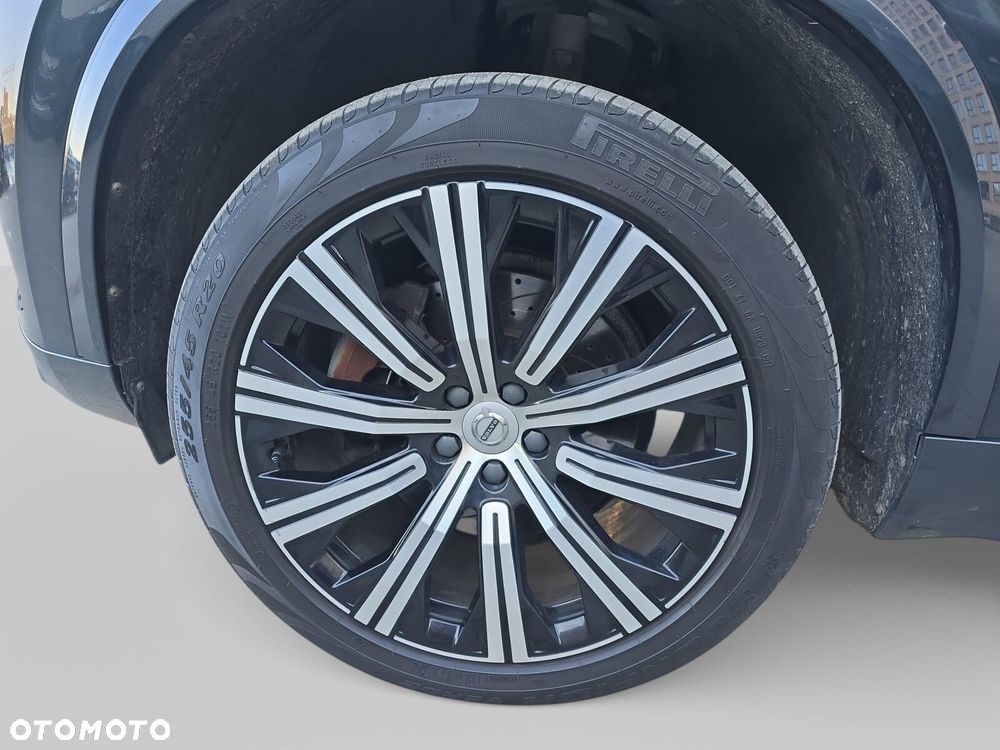 Volvo XC 90 - 9