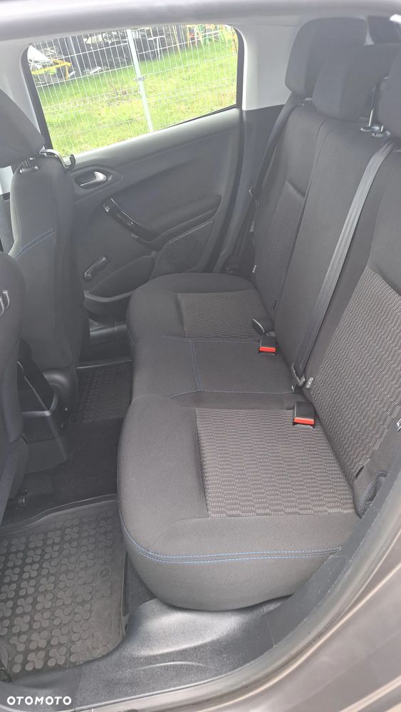 Peugeot 208 1.2 PureTech Style - 10