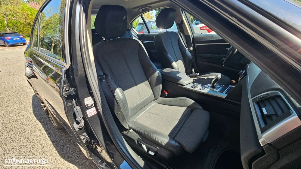 BMW 320 i Aut. Sport Line - 39