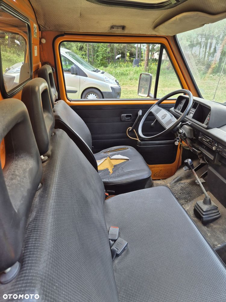 Volkswagen Transporter - 4