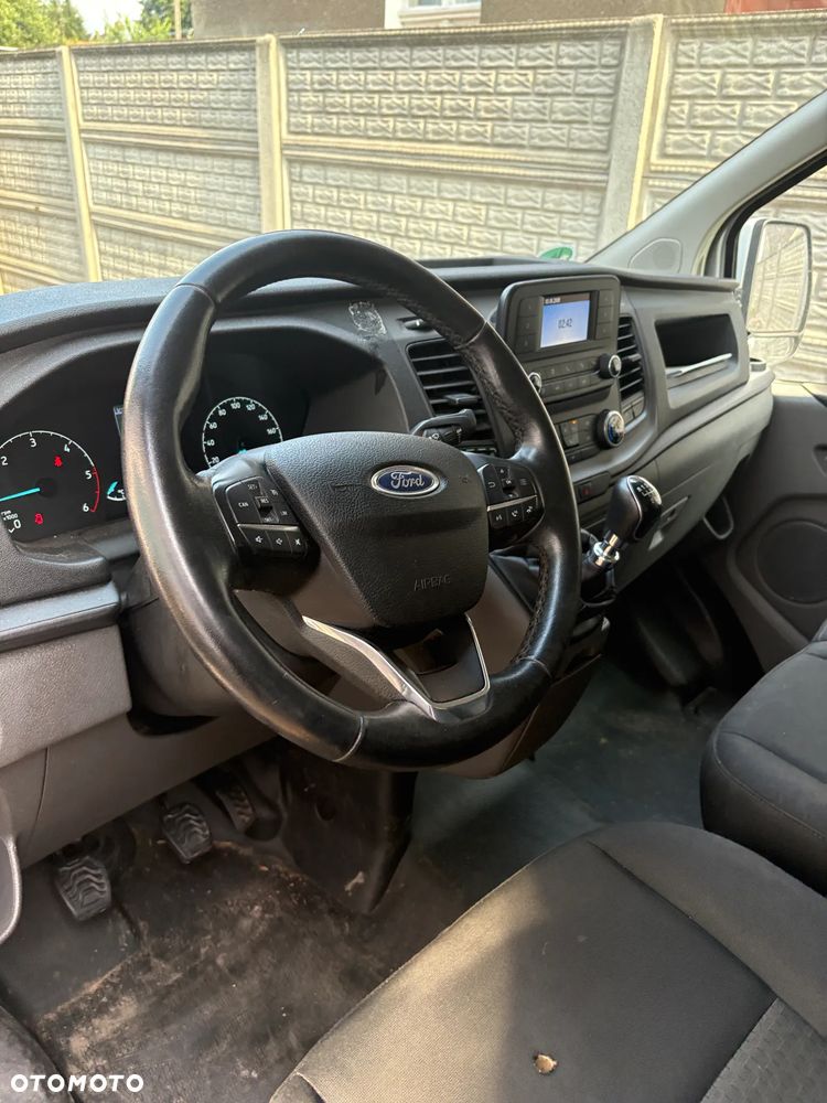 Ford Custom - 17