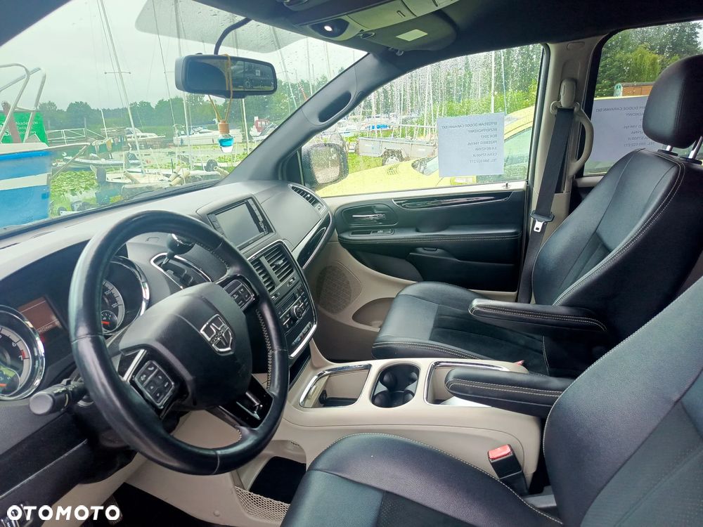 Dodge Grand Caravan - 4