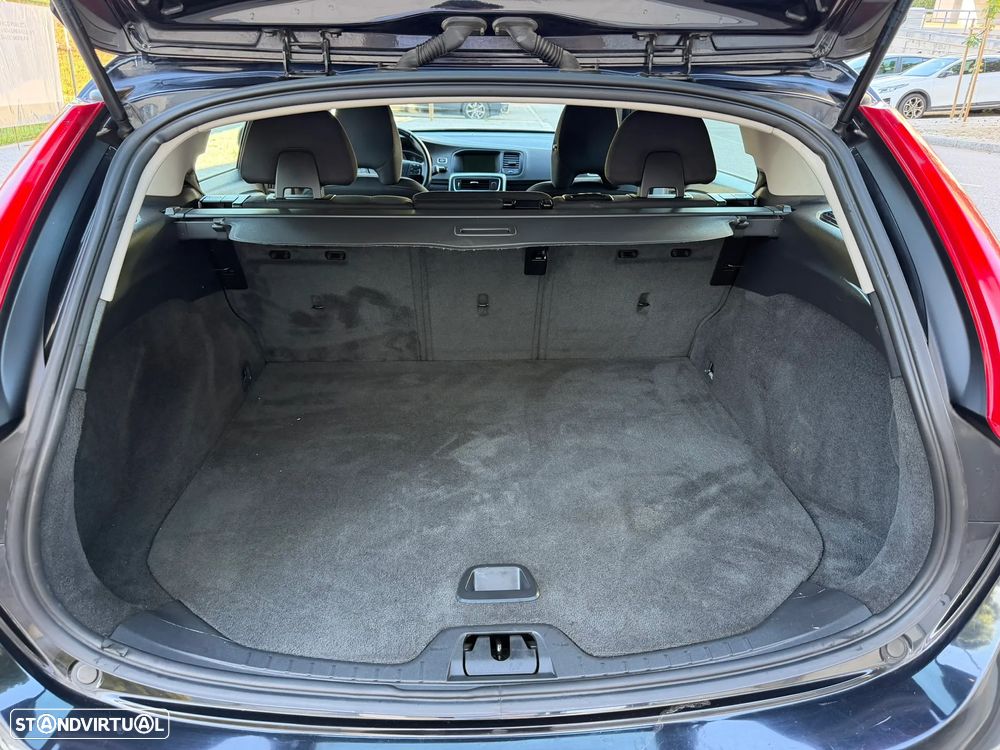 Volvo V60 D2 Momentum - 23