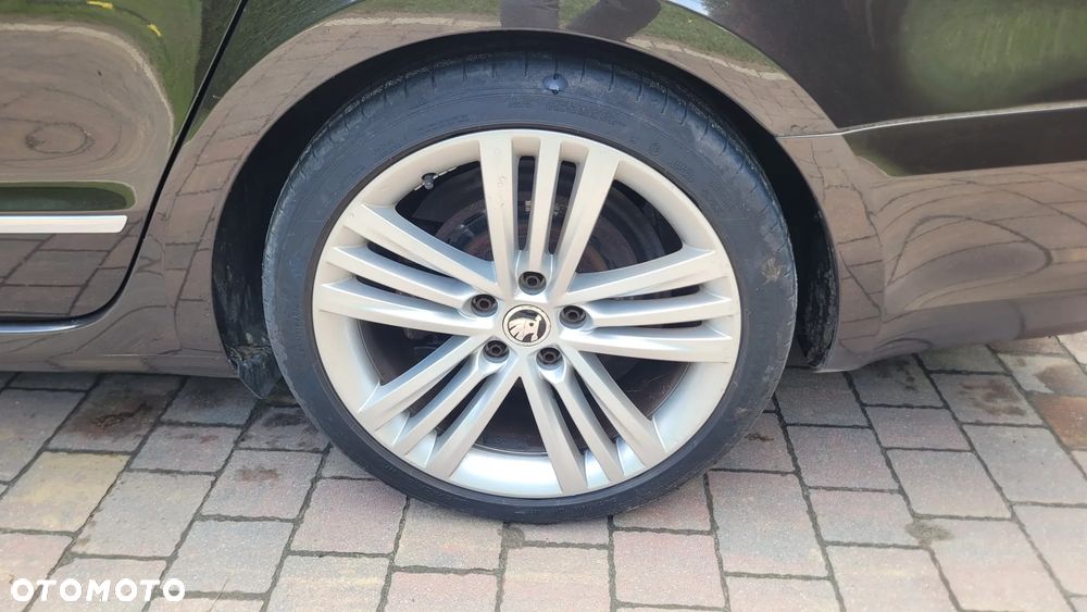 Skoda Superb 2.0 TDI Green tec DSG Elegance - 12