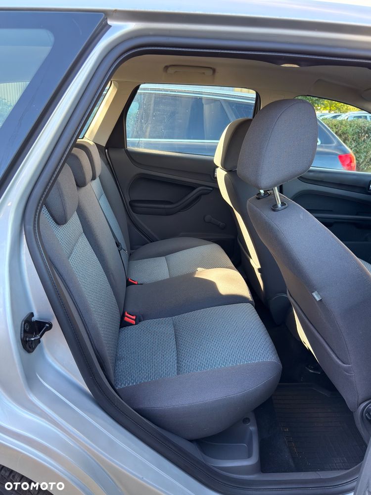 Ford Focus 1.6 Comfort - 22