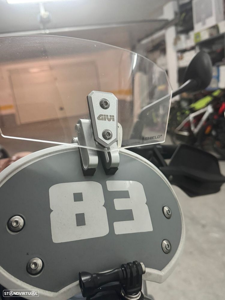 BMW R nineT SCRAMBLER - 8