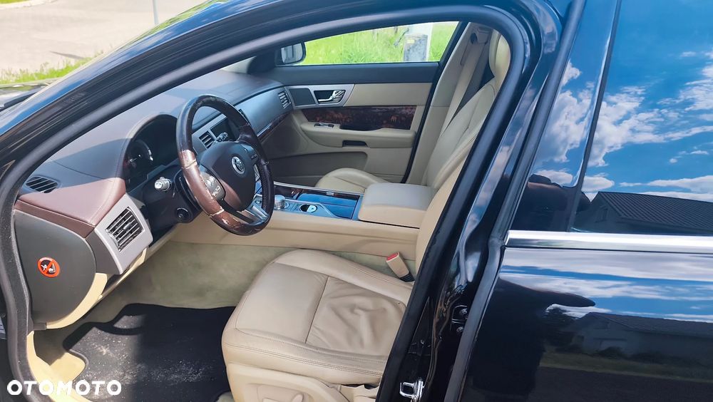 Jaguar XF 3.0 V6 - 5