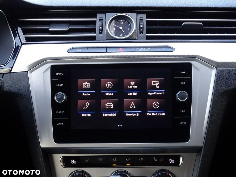 Volkswagen Passat - 29