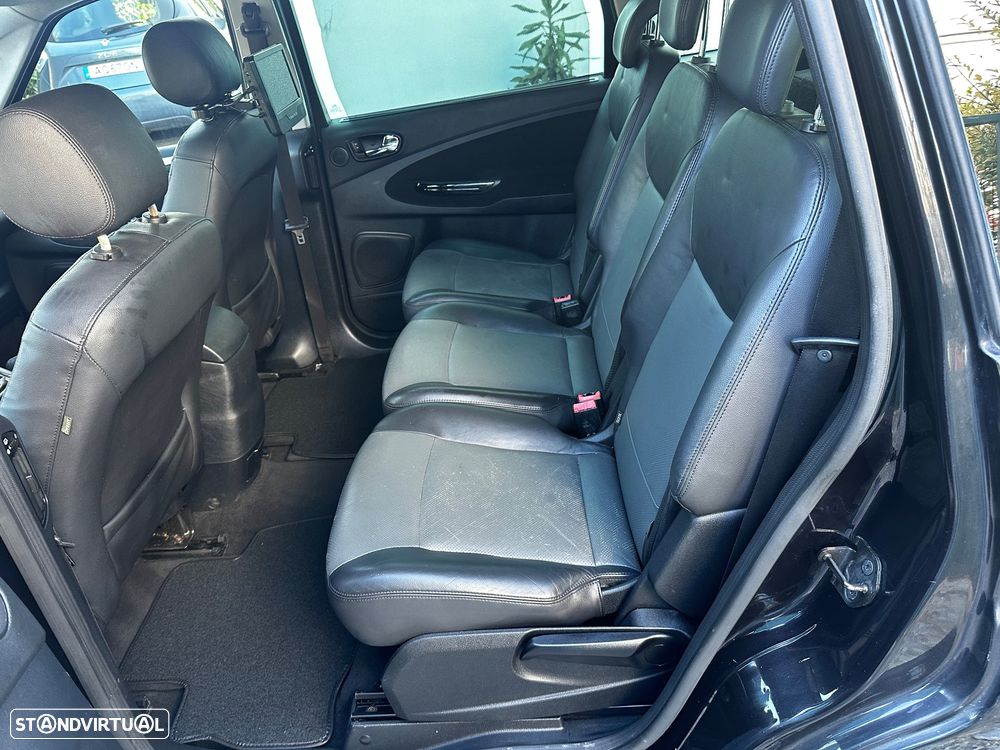 Ford S-Max 2.0 TDCi Titanium 7L - 16