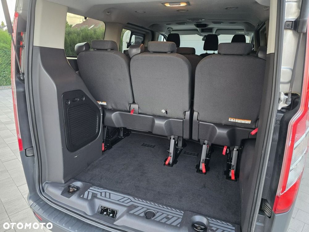 Ford Tourneo Custom - 20