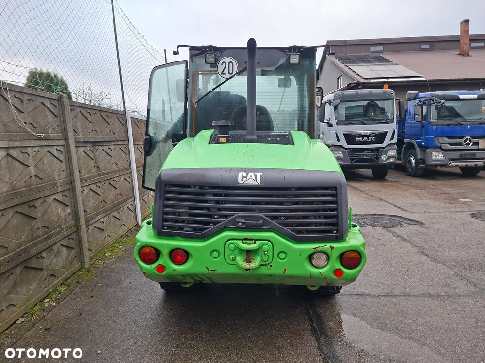 Caterpillar CAT 906 M - 7