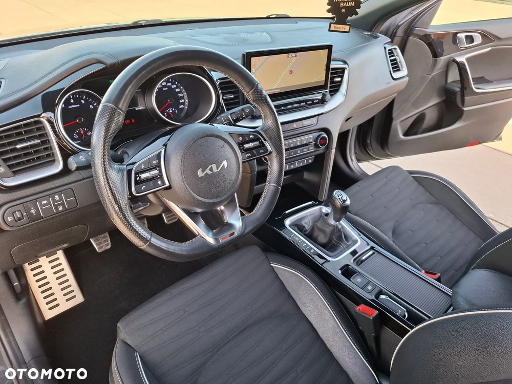 Kia ProCeed 1.5 T-GDI GT Line - 16