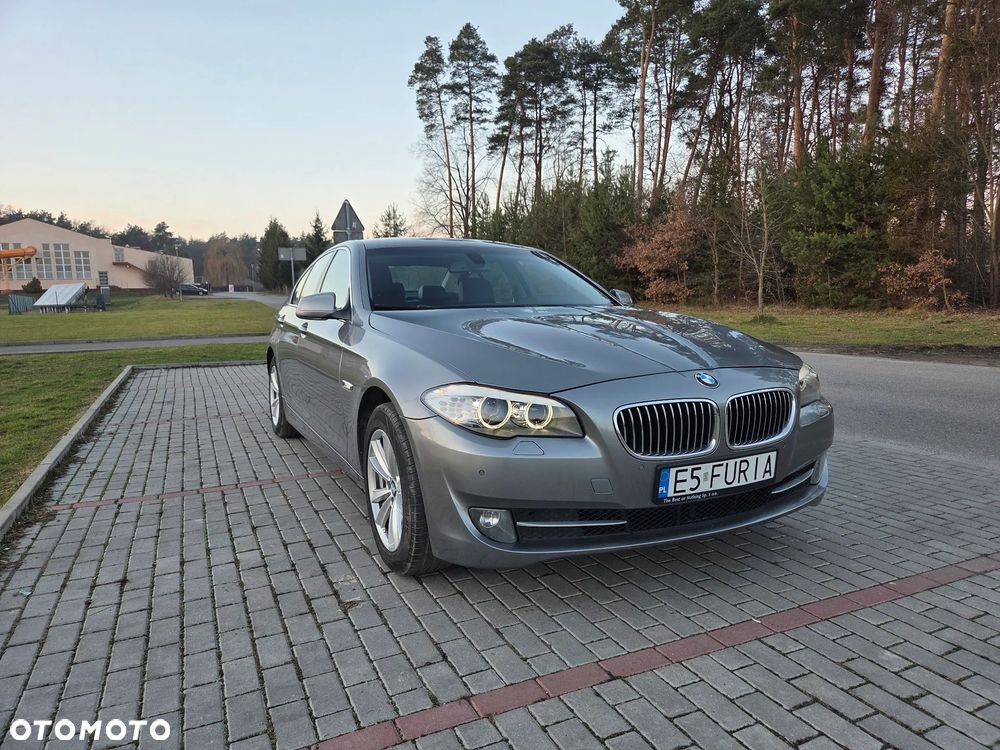 BMW Seria 5 520d xDrive Luxury Line - 4