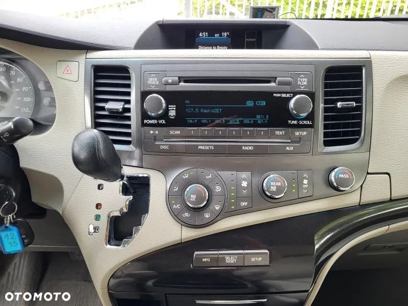 Toyota Sienna 3.5 V6 SE - 12