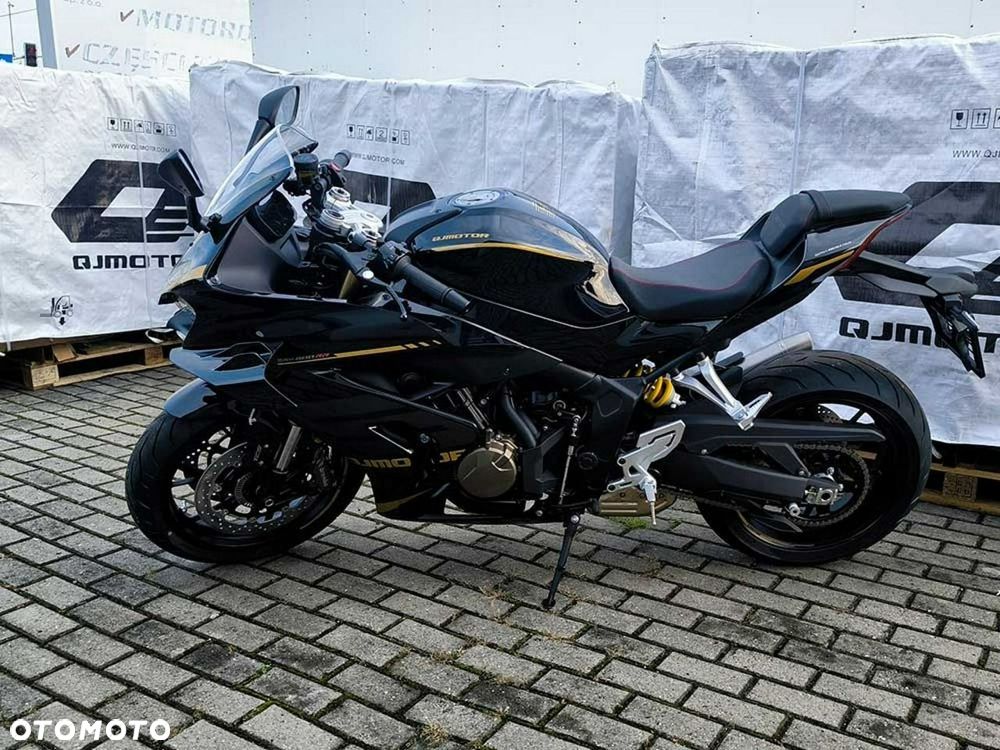 QJMOTOR SRK 800RR - 16