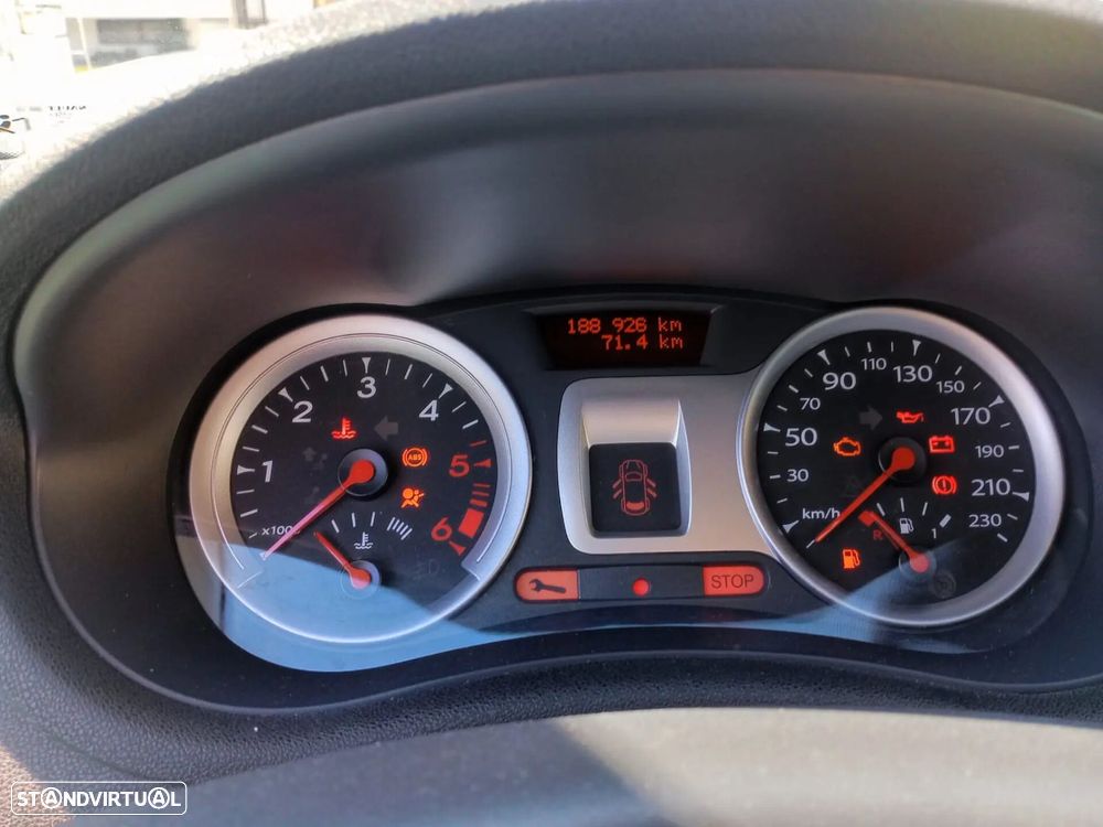 Renault Clio 1.5 dCi Dynamique S - 9